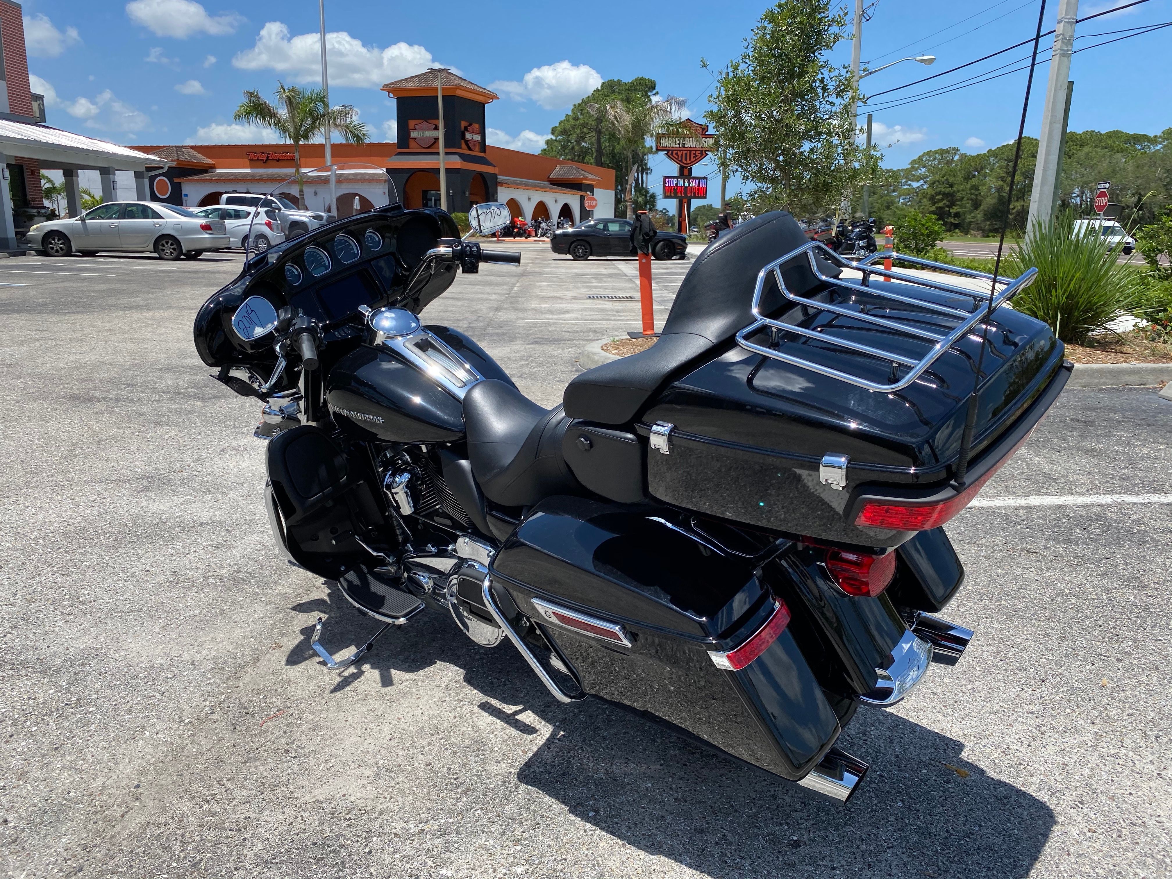 Pre-Owned 2019 Harley-Davidson Touring Ultra Limited Low