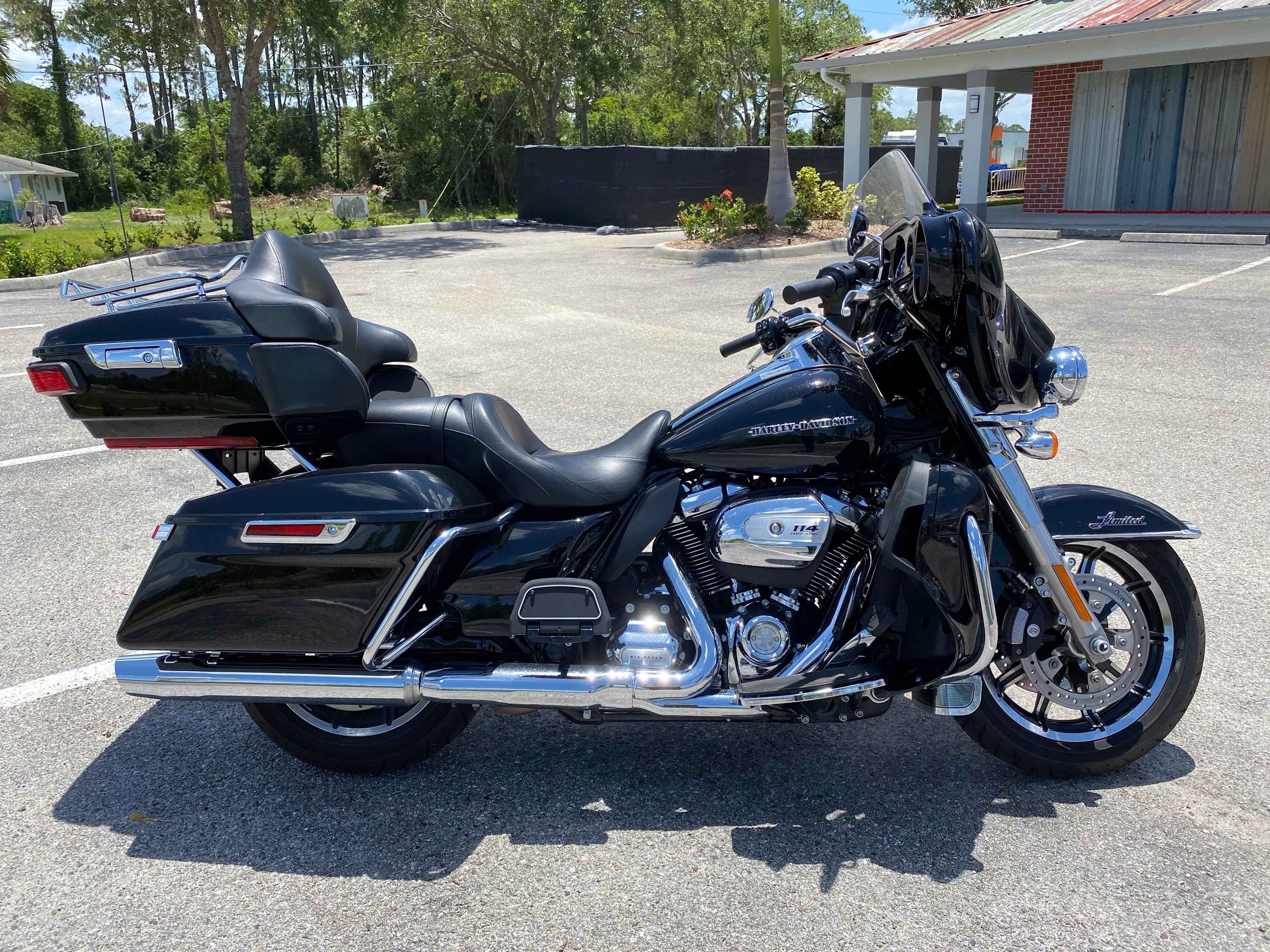 Pre-Owned 2019 Harley-Davidson Touring Ultra Limited Low